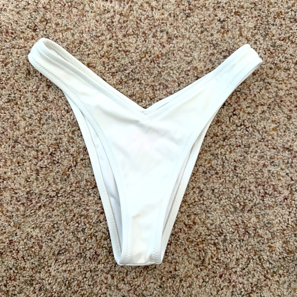 Victoria’s Secret Brazilian Bikini Bottom NWOT